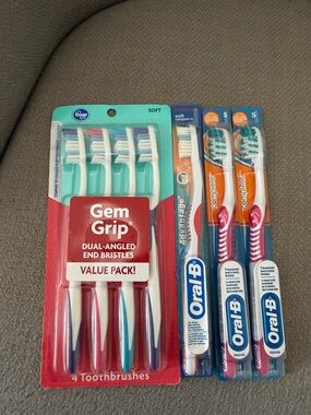 Kroger Gem Grip & Oral-B Toothbrush Bundle - Teal, White, Red, Pink